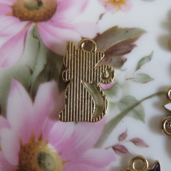 SET 10 Cat Charms Gold Tone Metal (F95) - Picture 4 of 4